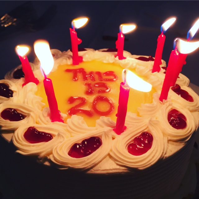 This is 20 Cake | leahdecesare.com